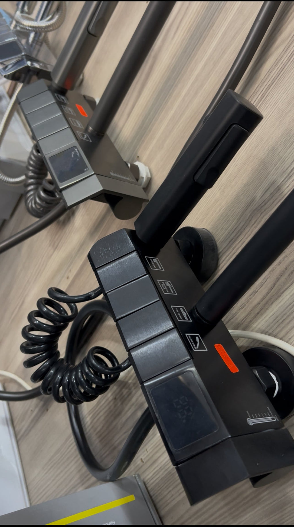 Colonne Piano Afficheur Thermostatique